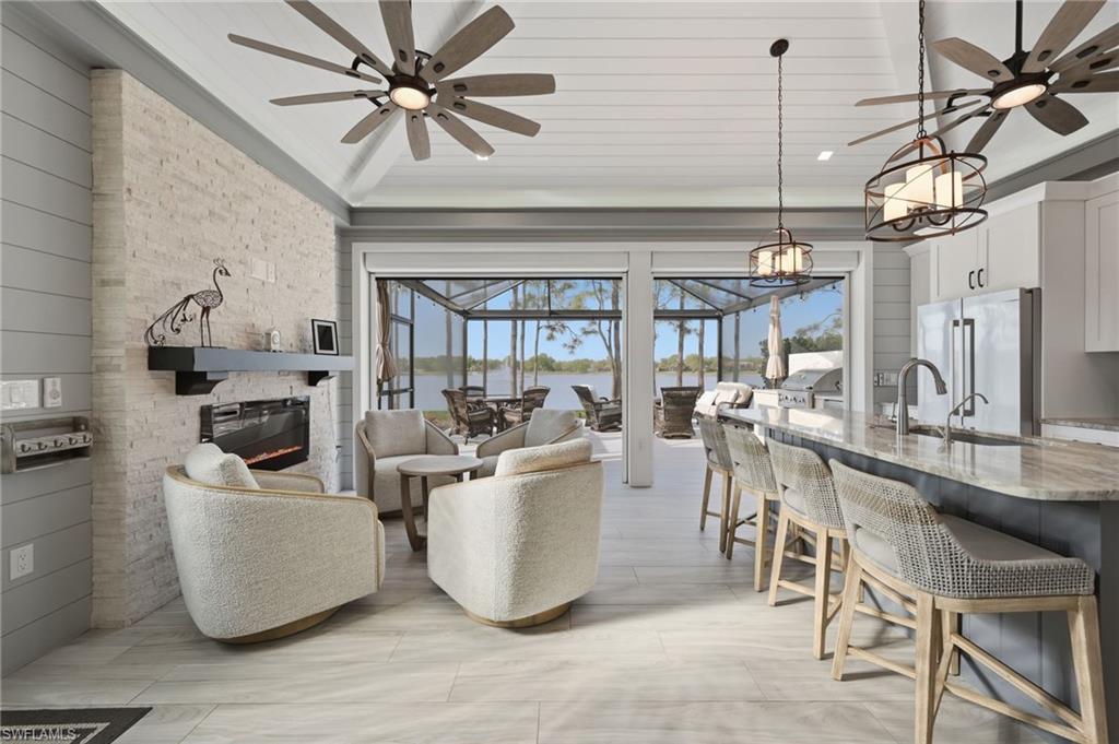 GOLDEN PALMS LUXURY MOTORCOACH RESORT - Land