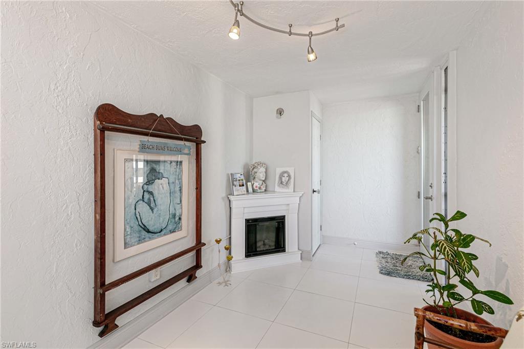 SANDARAC CONDO - Residential