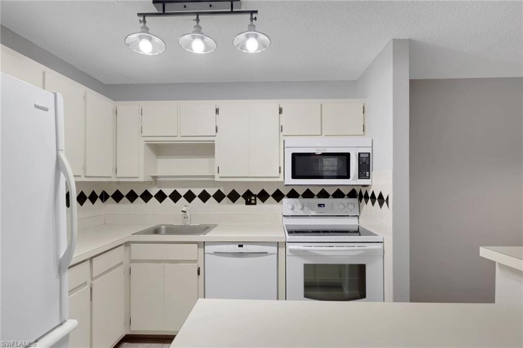 SUMMERLIN WOODS - Residential