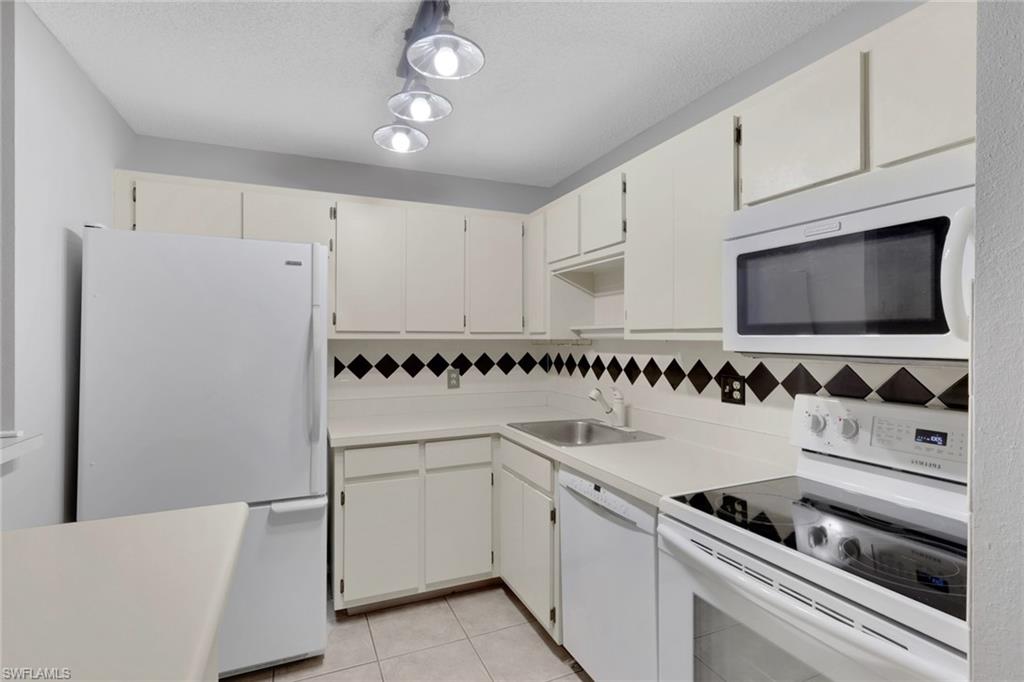 SUMMERLIN WOODS - Residential