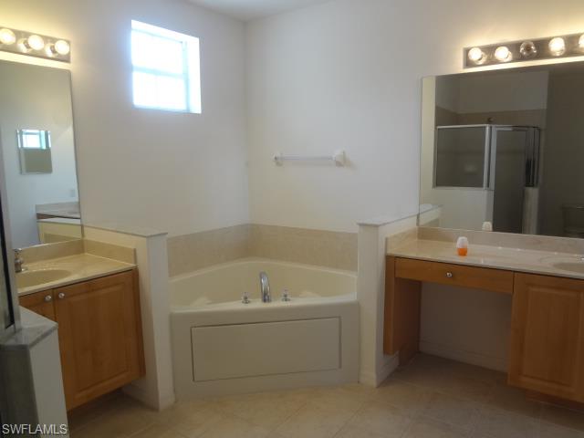 CORAL LAKES - Residential