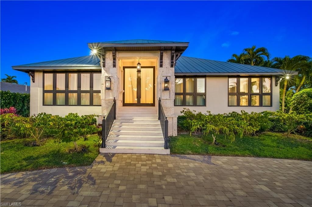 Photo of 1585 Mullet LN, NAPLES, FL 34102 (MLS # 226015381)