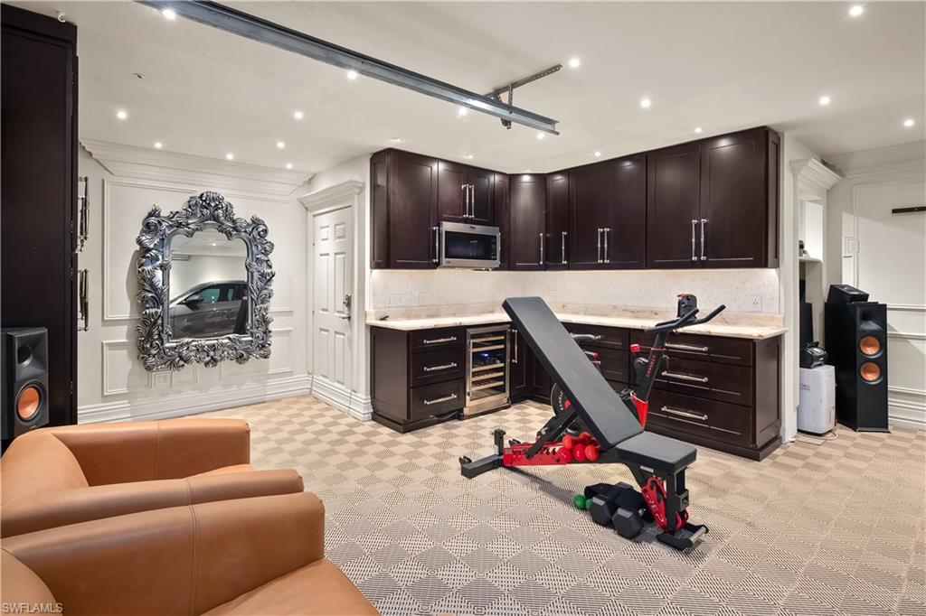 ROYAL HARBOR - Residential