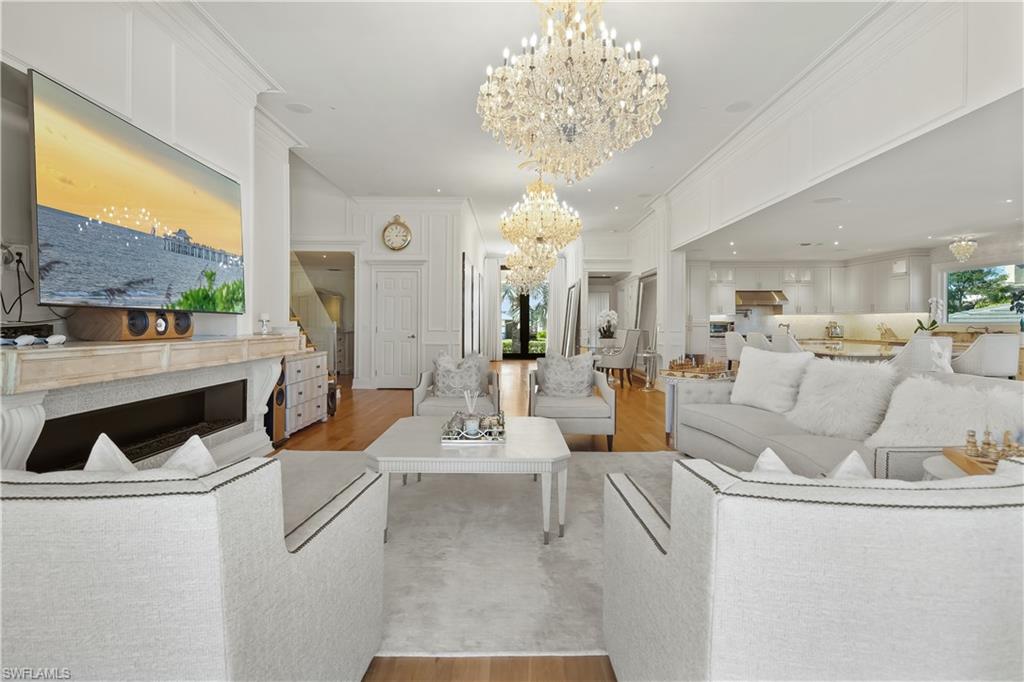 ROYAL HARBOR - Residential