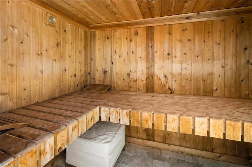 ROYAL HARBOR - Residential