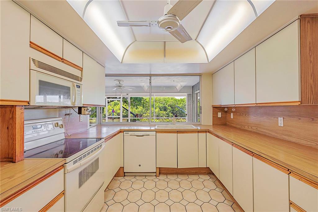 ROYAL HARBOR - Residential