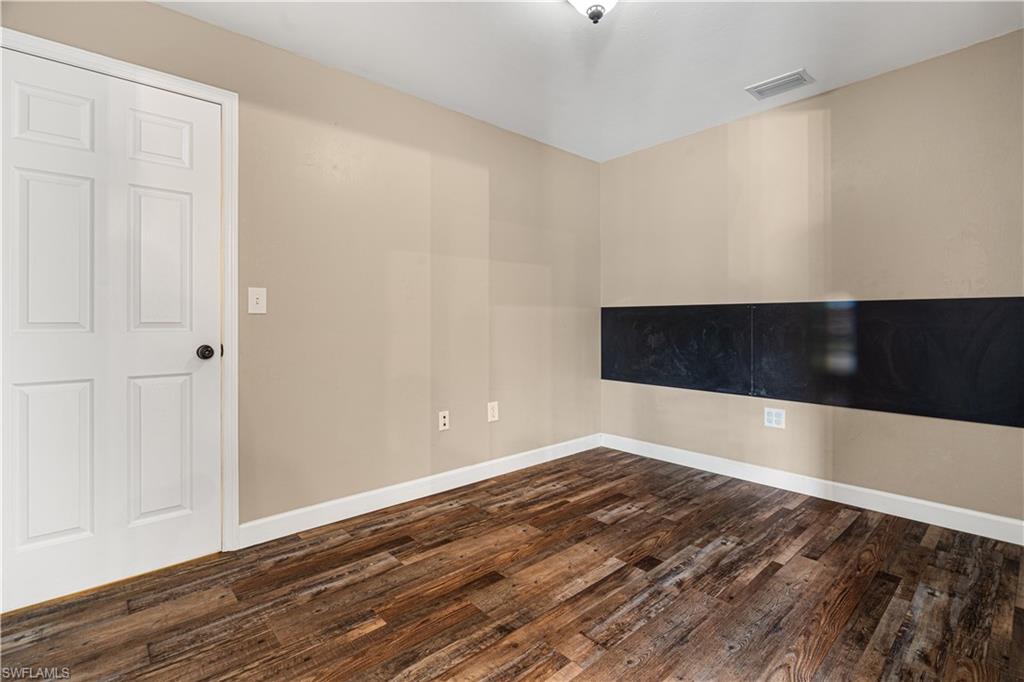 SAN CARLOS PARK - Residential