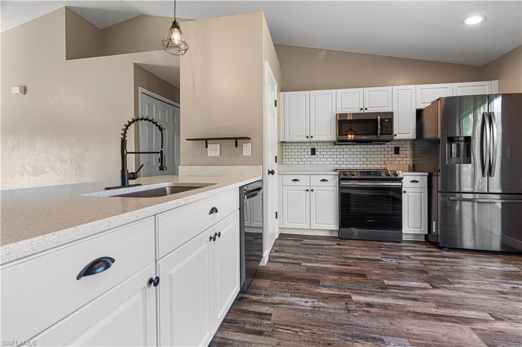 SAN CARLOS PARK - Residential