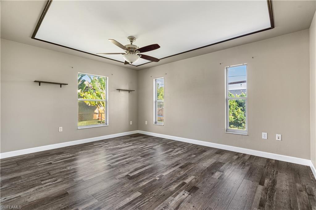 SAN CARLOS PARK - Residential