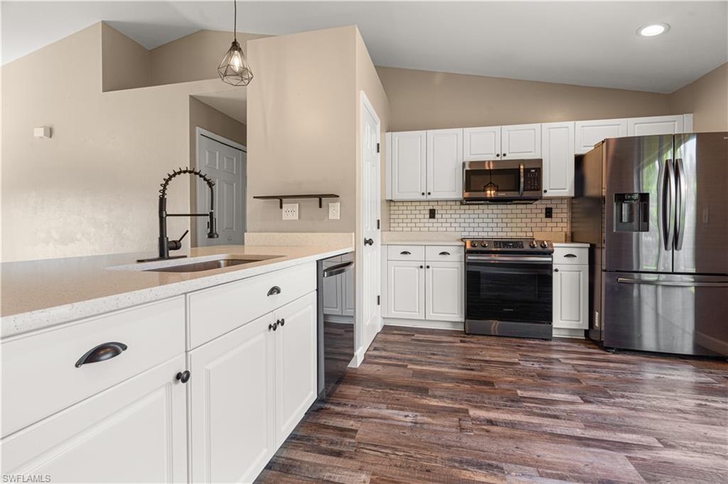 SAN CARLOS PARK - Residential