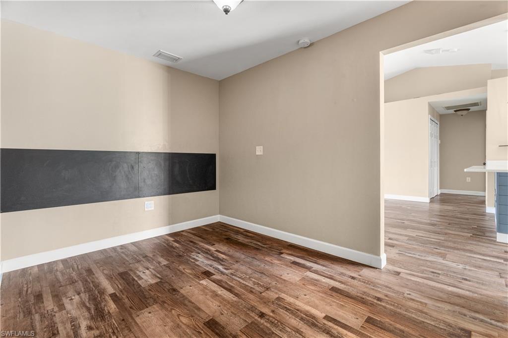 SAN CARLOS PARK - Residential