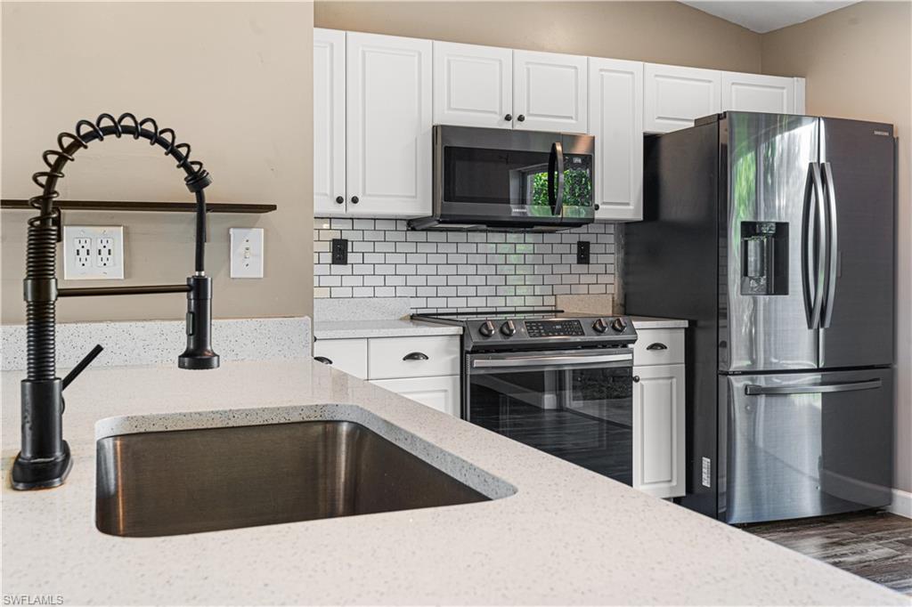 SAN CARLOS PARK - Residential