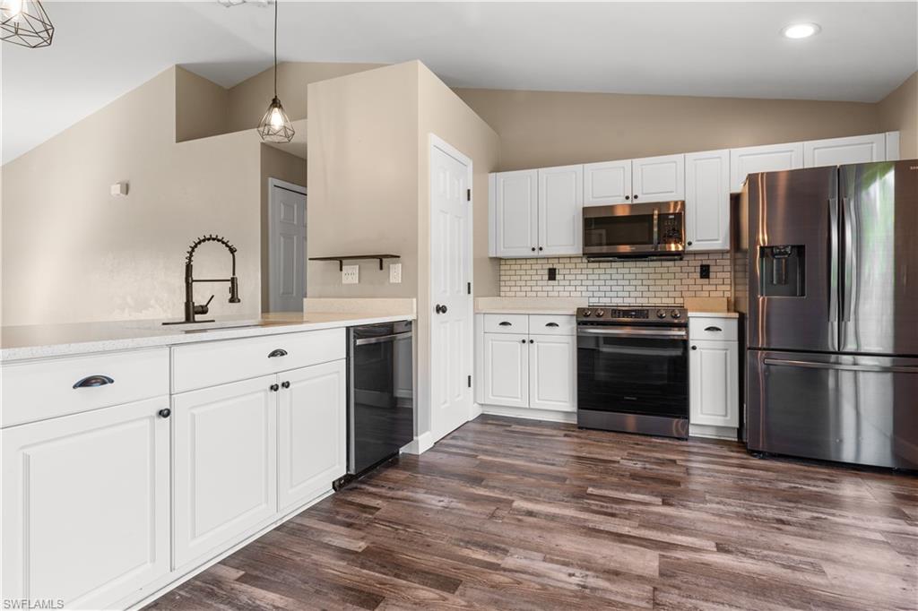 SAN CARLOS PARK - Residential