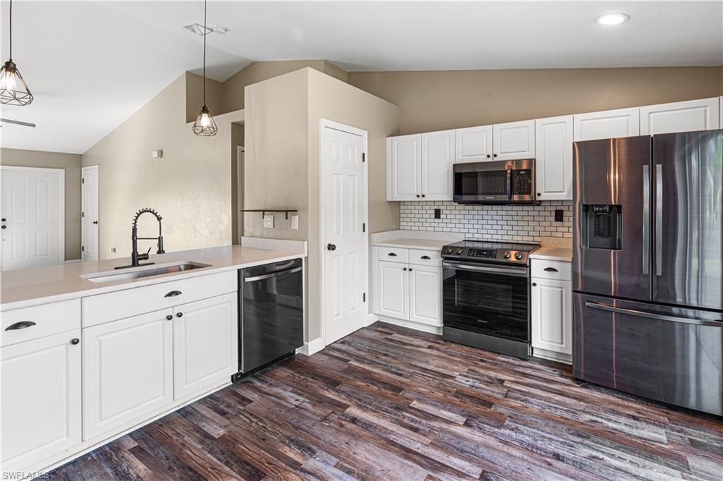 SAN CARLOS PARK - Residential