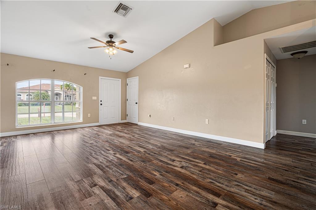 SAN CARLOS PARK - Residential