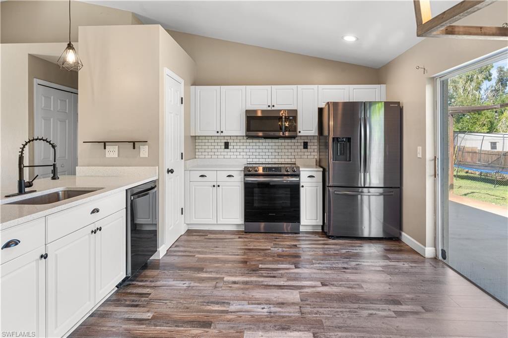 SAN CARLOS PARK - Residential