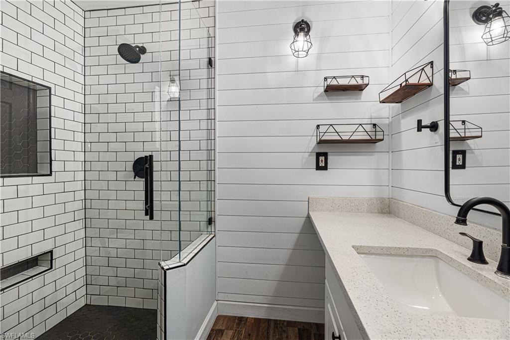 SAN CARLOS PARK - Residential