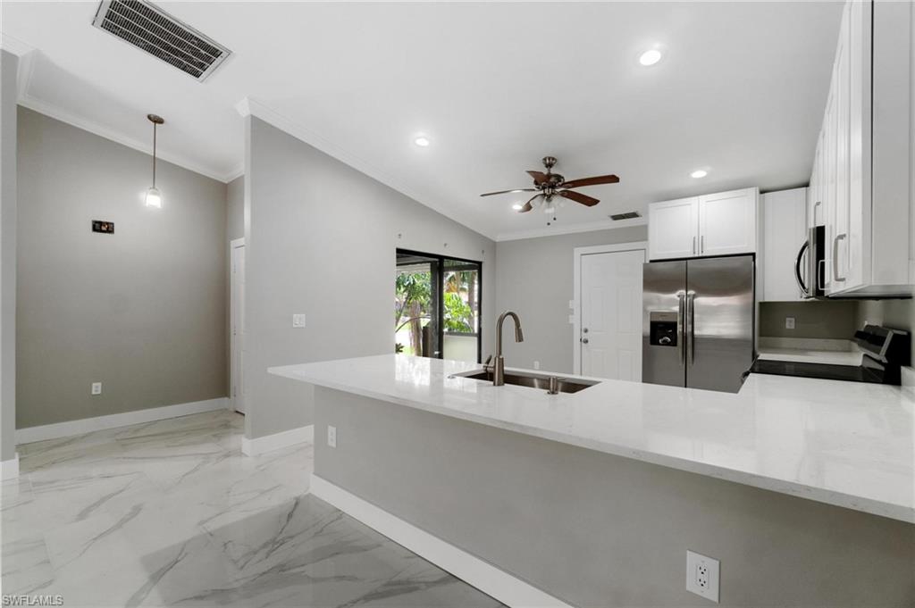 ISLAND PARK VILLAGE - Residential Lease