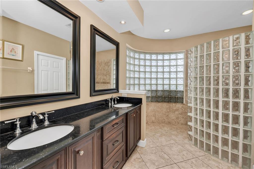 VANDERBILT LAKES - Residential