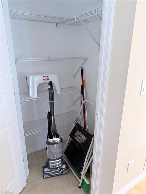 TOWN LAKES - Residential