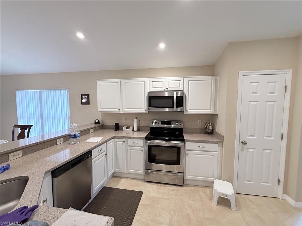 TOWN LAKES - Residential