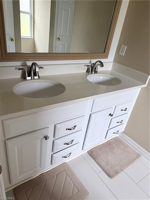 TOWN LAKES - Residential