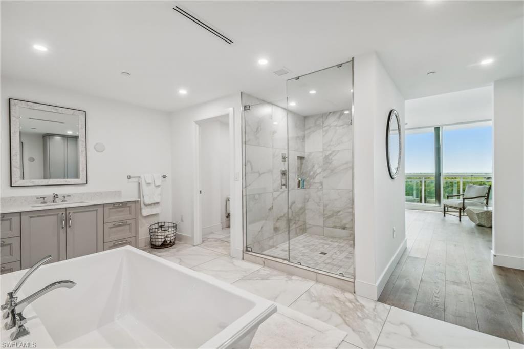 KALEA BAY TOWER 200 - Residential