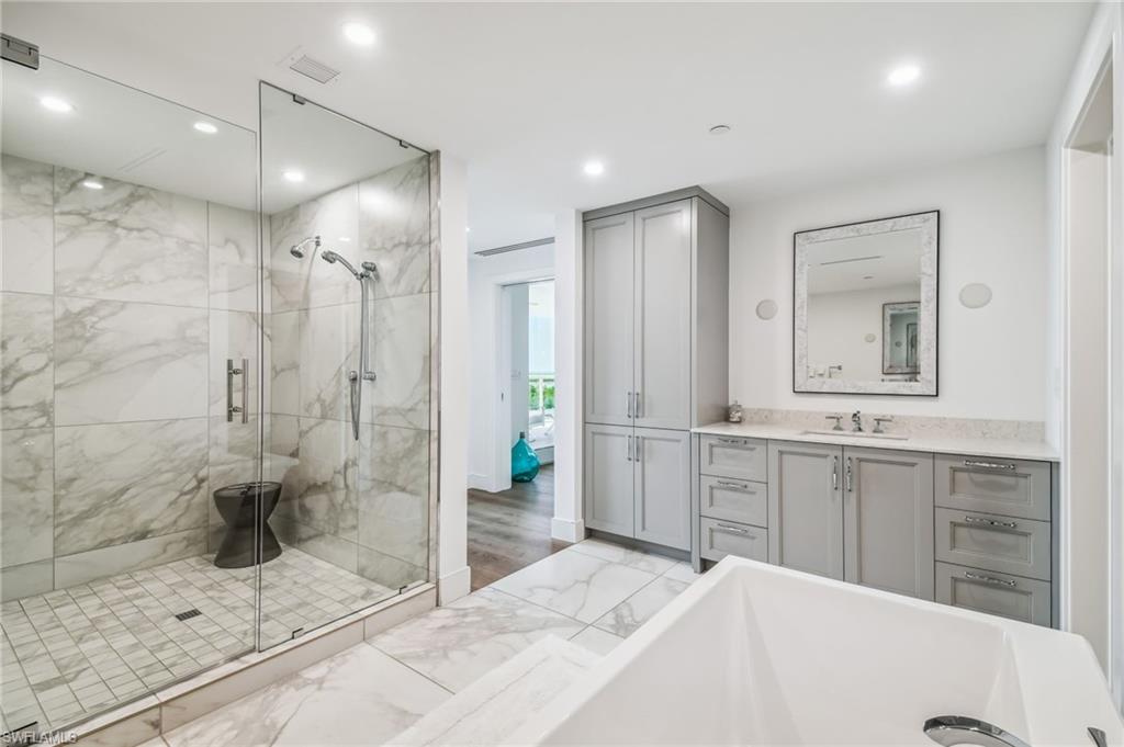 KALEA BAY TOWER 200 - Residential