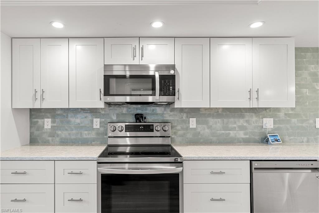 ROYAL WOODS - Residential