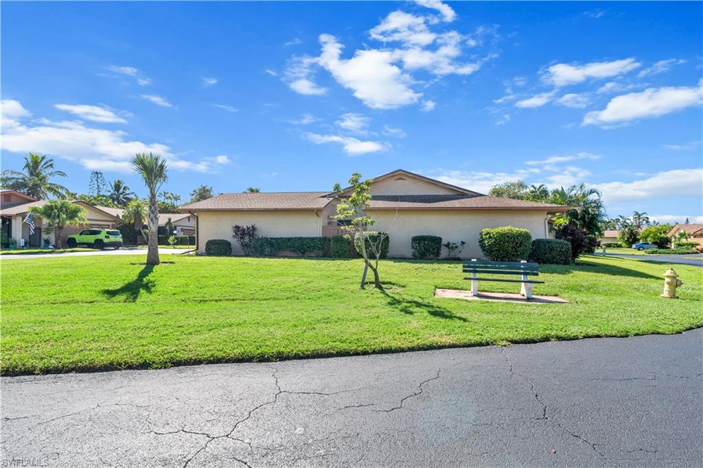 ROYAL WOODS - Residential