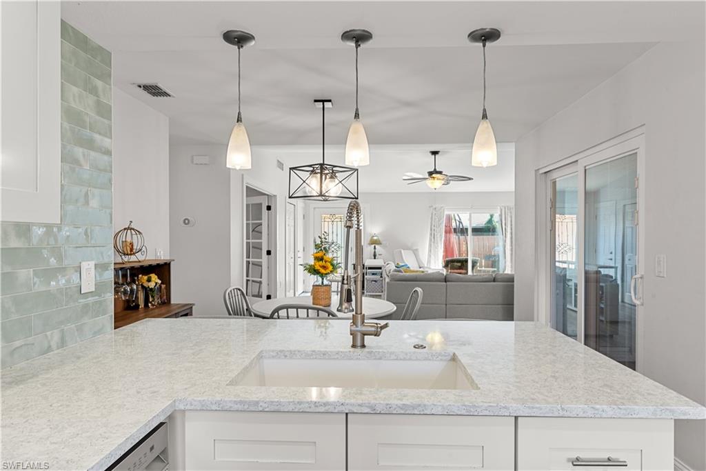 ROYAL WOODS - Residential