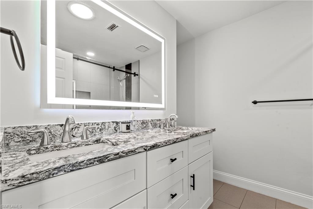 ROYAL WOODS - Residential