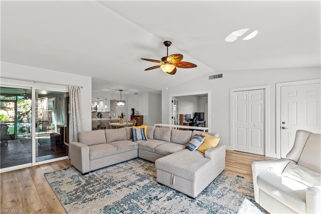 ROYAL WOODS - Residential