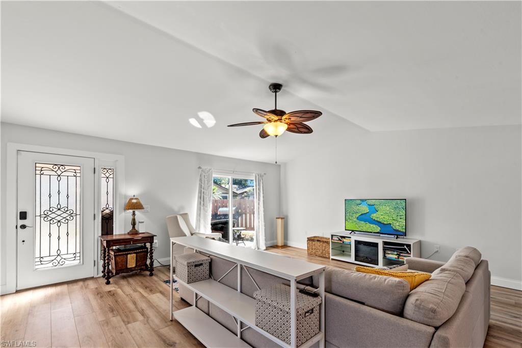 ROYAL WOODS - Residential