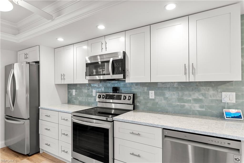 ROYAL WOODS - Residential