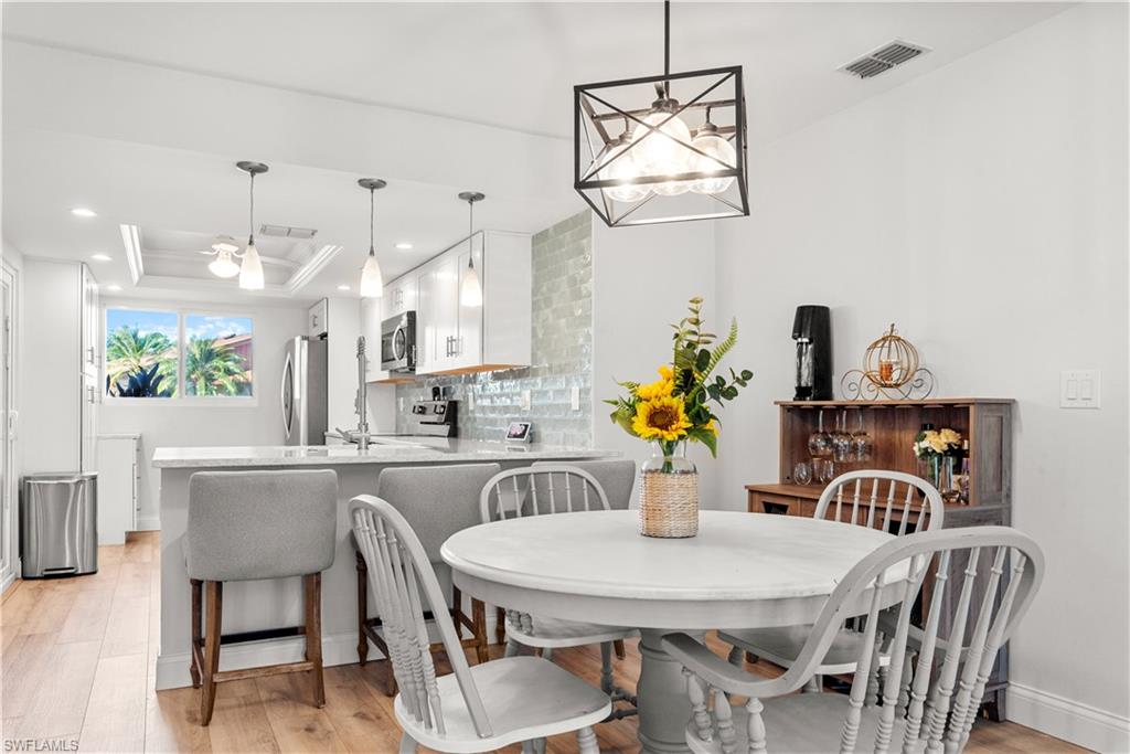 ROYAL WOODS - Residential