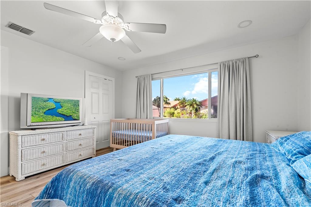 ROYAL WOODS - Residential