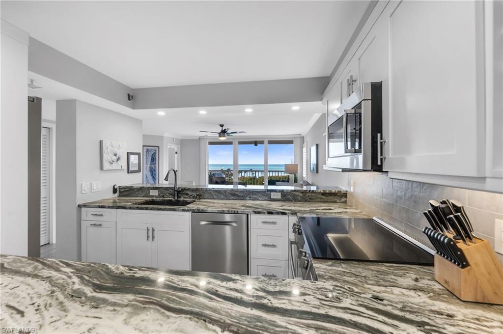 CLUB AT NAPLES CAY - Residential