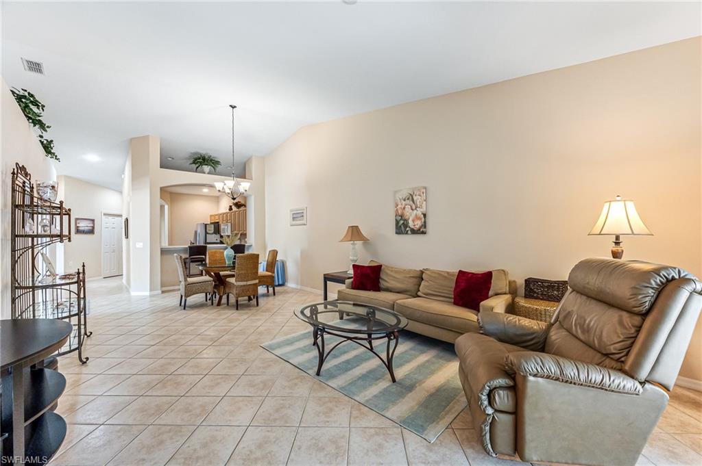 MANDALAY - Residential Lease