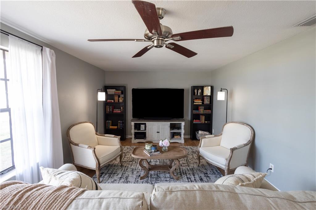 SAN CARLOS PARK - Residential