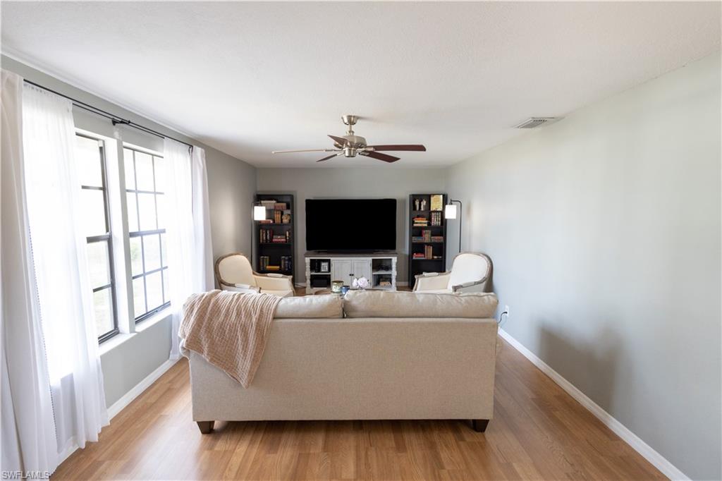 SAN CARLOS PARK - Residential