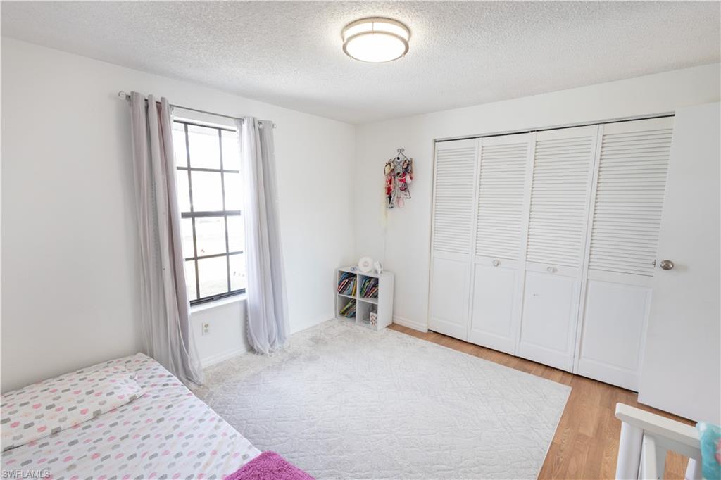 SAN CARLOS PARK - Residential