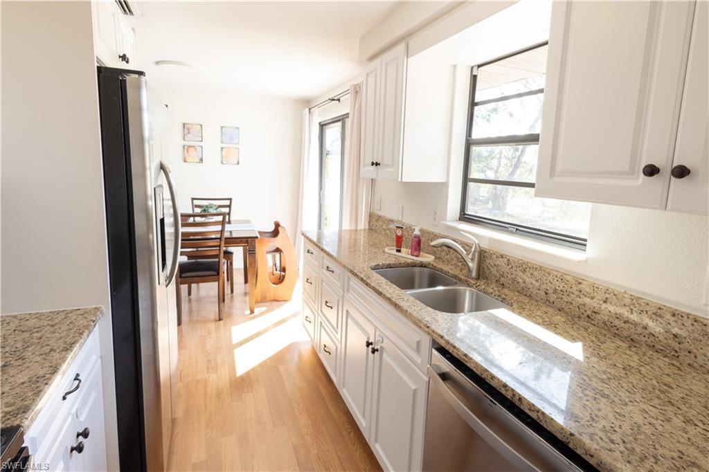 SAN CARLOS PARK - Residential