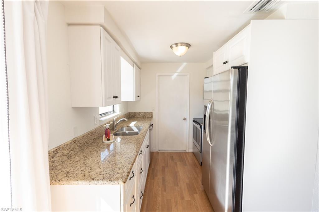 SAN CARLOS PARK - Residential