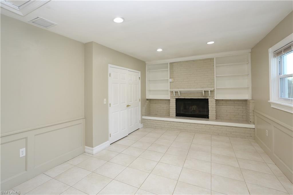 NAPLES PARK - Residential