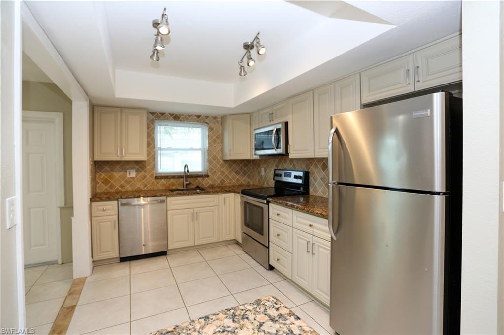 NAPLES PARK - Residential