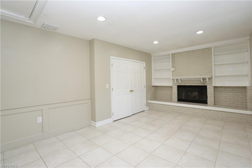 NAPLES PARK - Residential