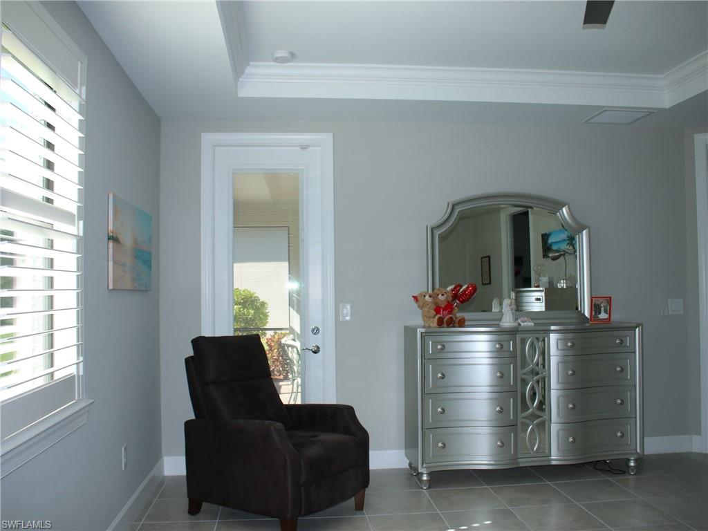 COUNTRY CLUB - Residential