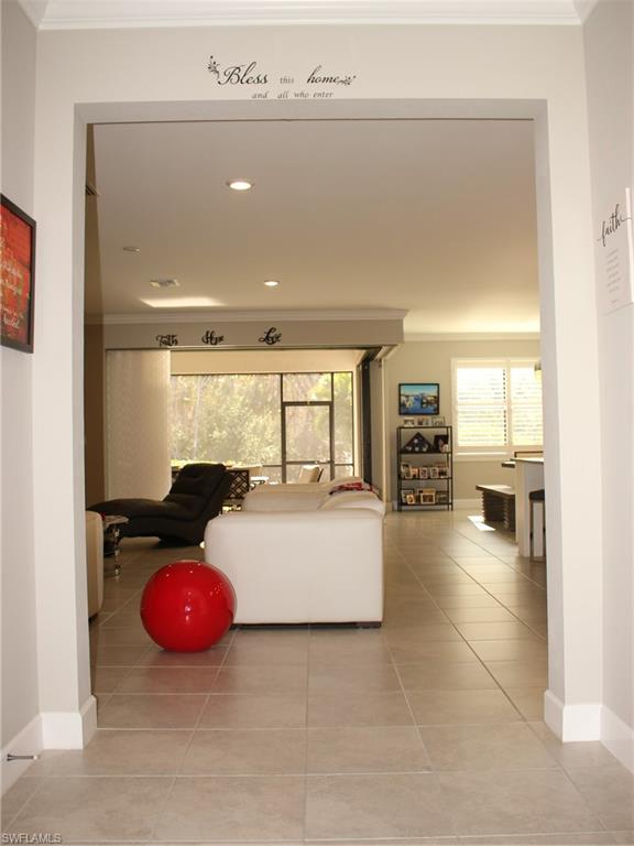 COUNTRY CLUB - Residential