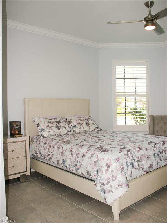 COUNTRY CLUB - Residential